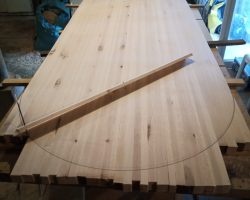 Table en bois massif St Just La Pendue Table en bois massif St Just La Pendue