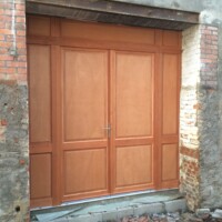 Porte d'entrée en bois massif à Saint Galmier