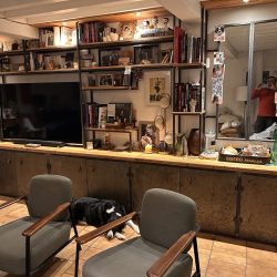 Bibliothèque - meuble TV - verrière en frêne massif et acier soudé à Bussières Bibliothèque - meuble TV - verrière en frêne massif et acier soudé à Bussières